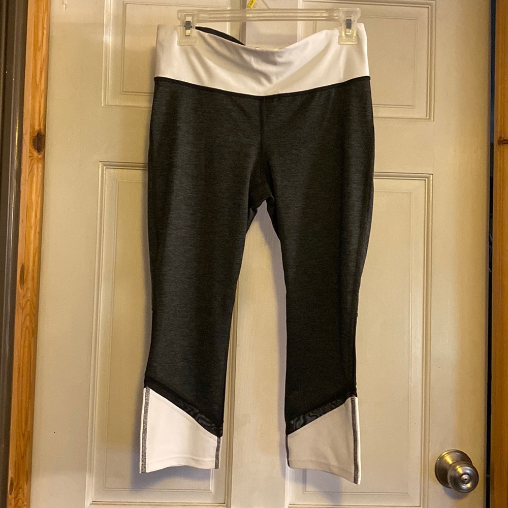 Workout leggings- xersion size medium